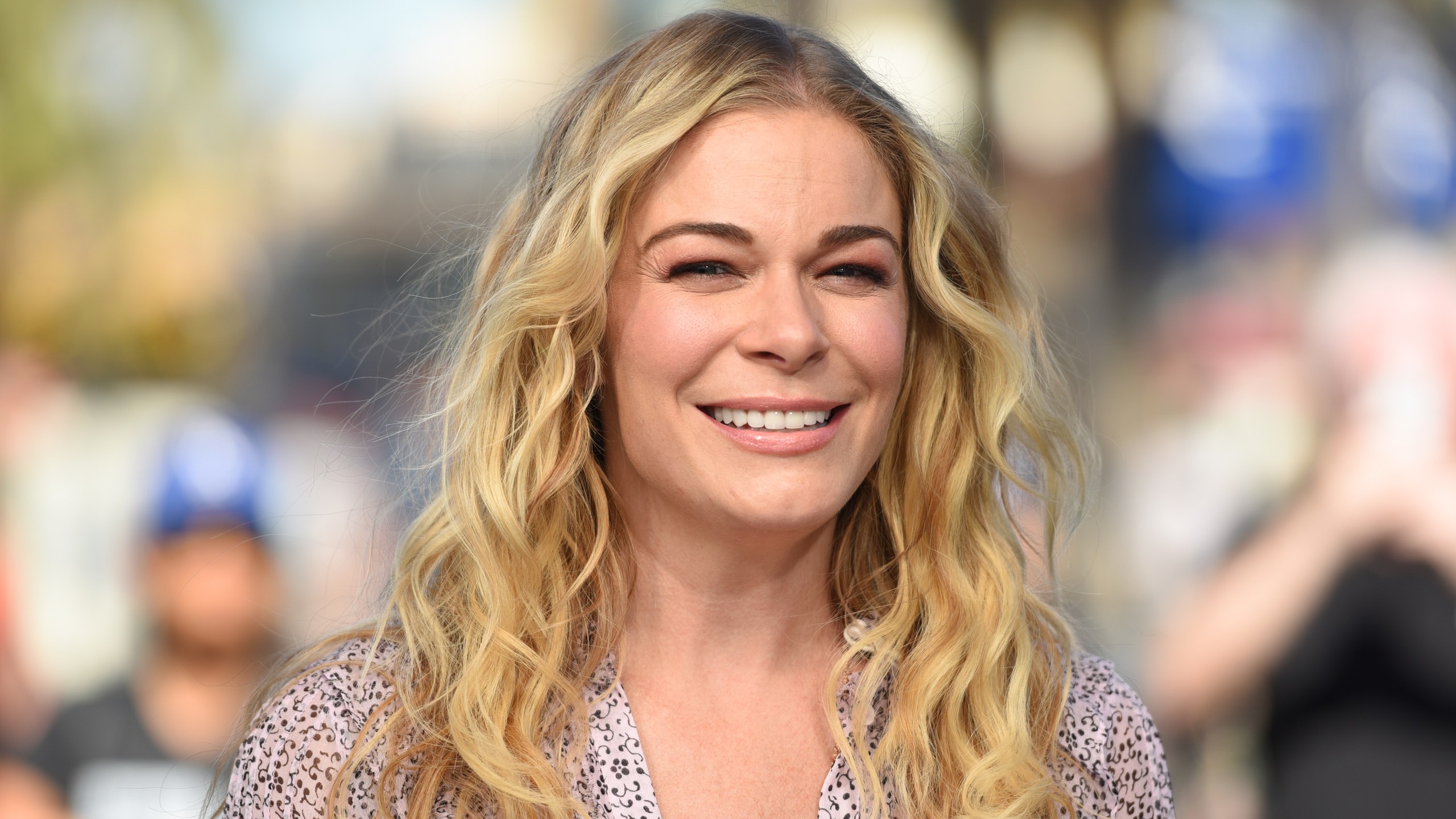 How tall is LeAnn Rimes?